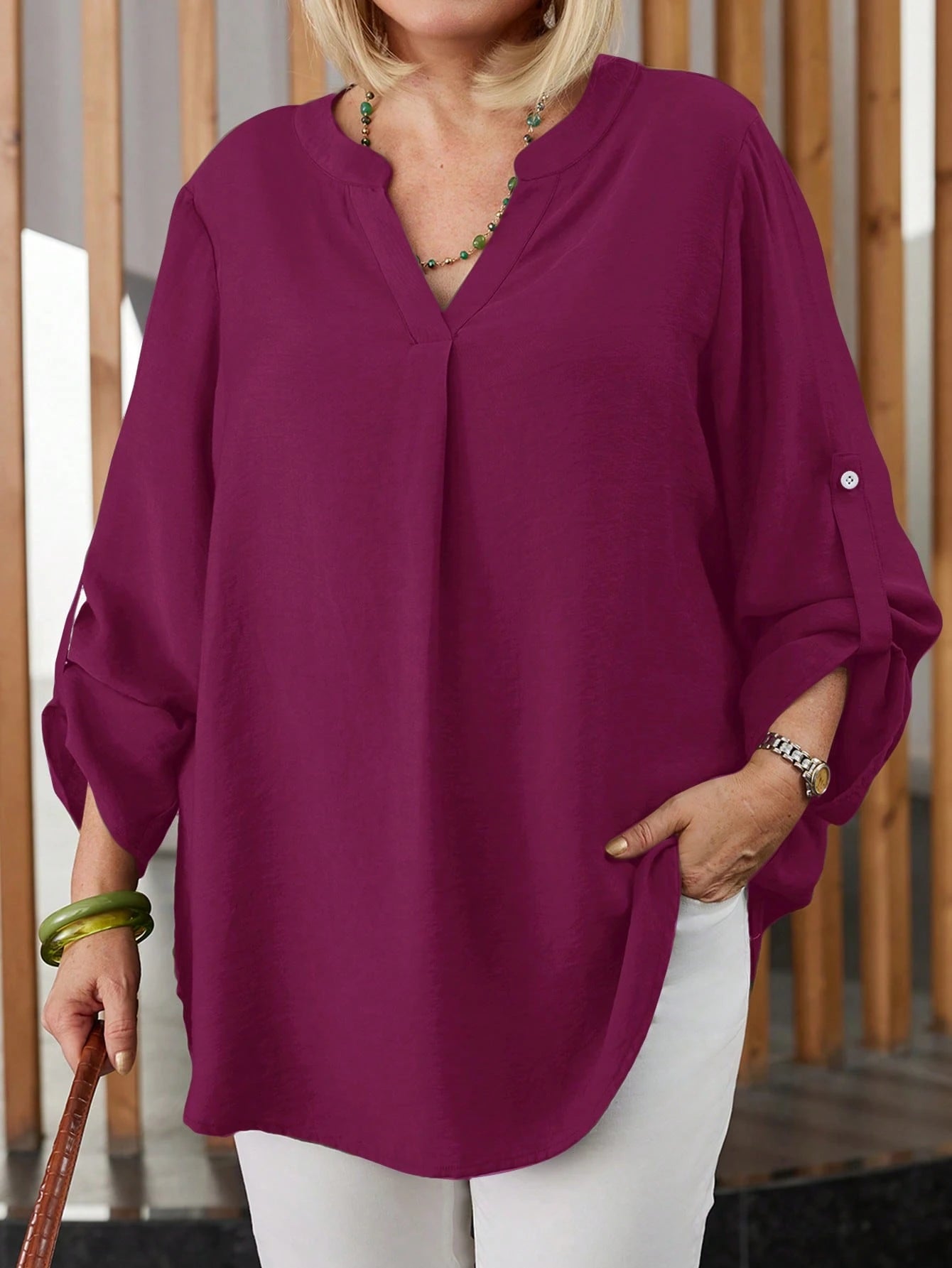 Camisa Feminina com Manga Enrolada. Plus Size - Lilian