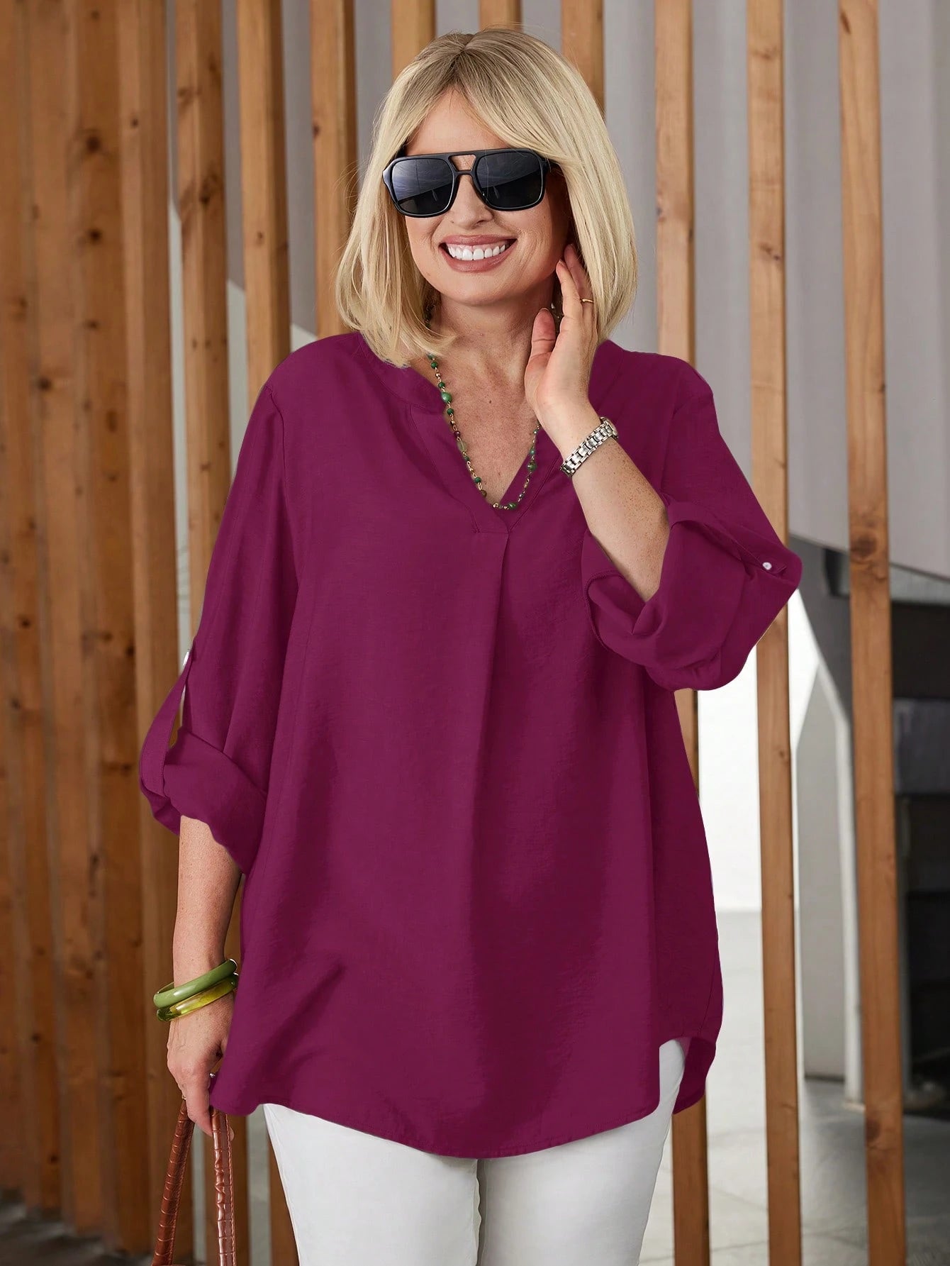 Camisa Feminina com Manga Enrolada. Plus Size - Lilian