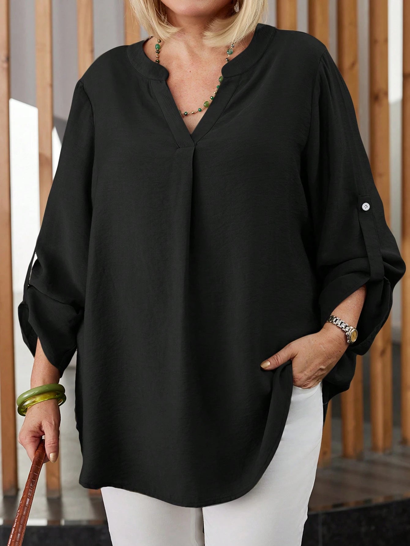 Camisa Feminina com Manga Enrolada. Plus Size - Lilian