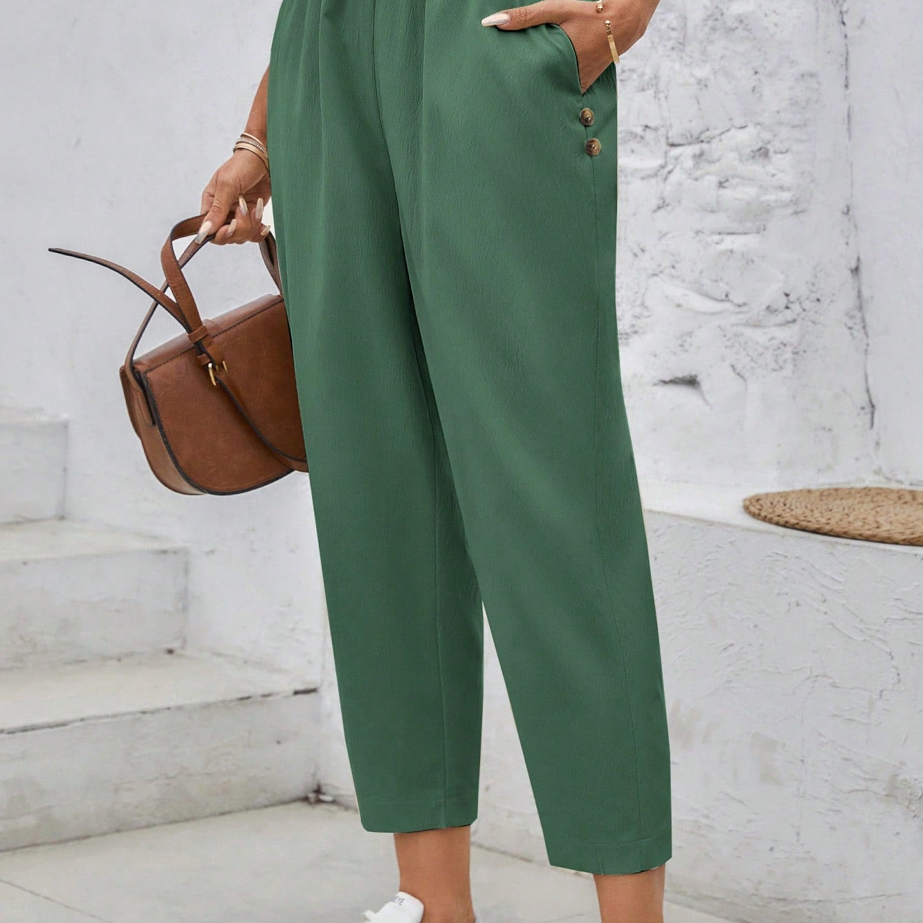 Calça Feminina  com Elástico na Cintura e Bolsos Mariza