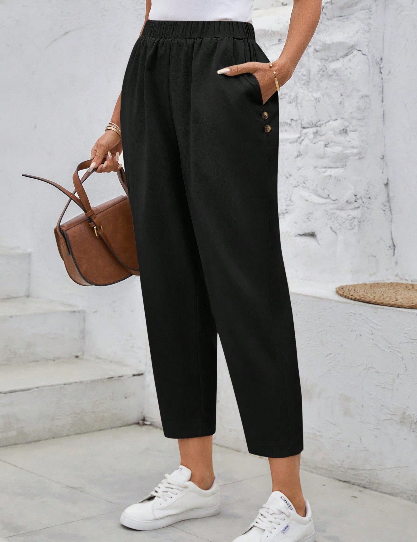 Calça Feminina  com Elástico na Cintura e Bolsos Mariza