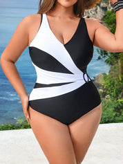 Maiô feminino com detalhe cruzado Joyce. Plus Size