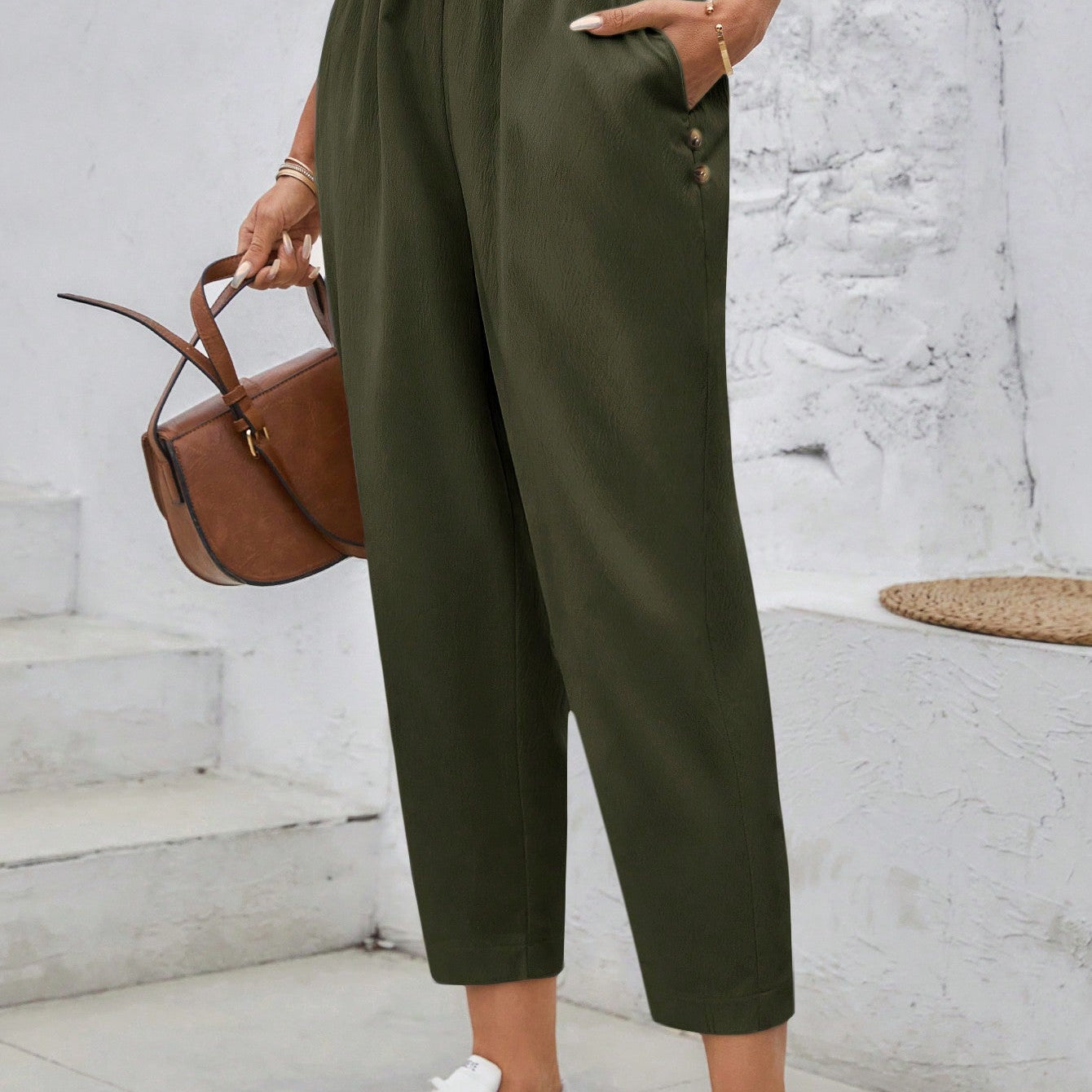 Calça Feminina  com Elástico na Cintura e Bolsos Mariza