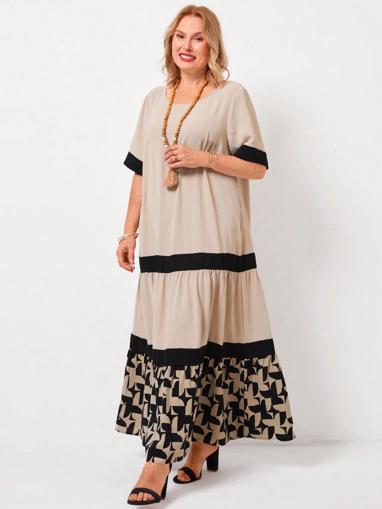 Vestido feminino elegante e moderno plus size Britanny