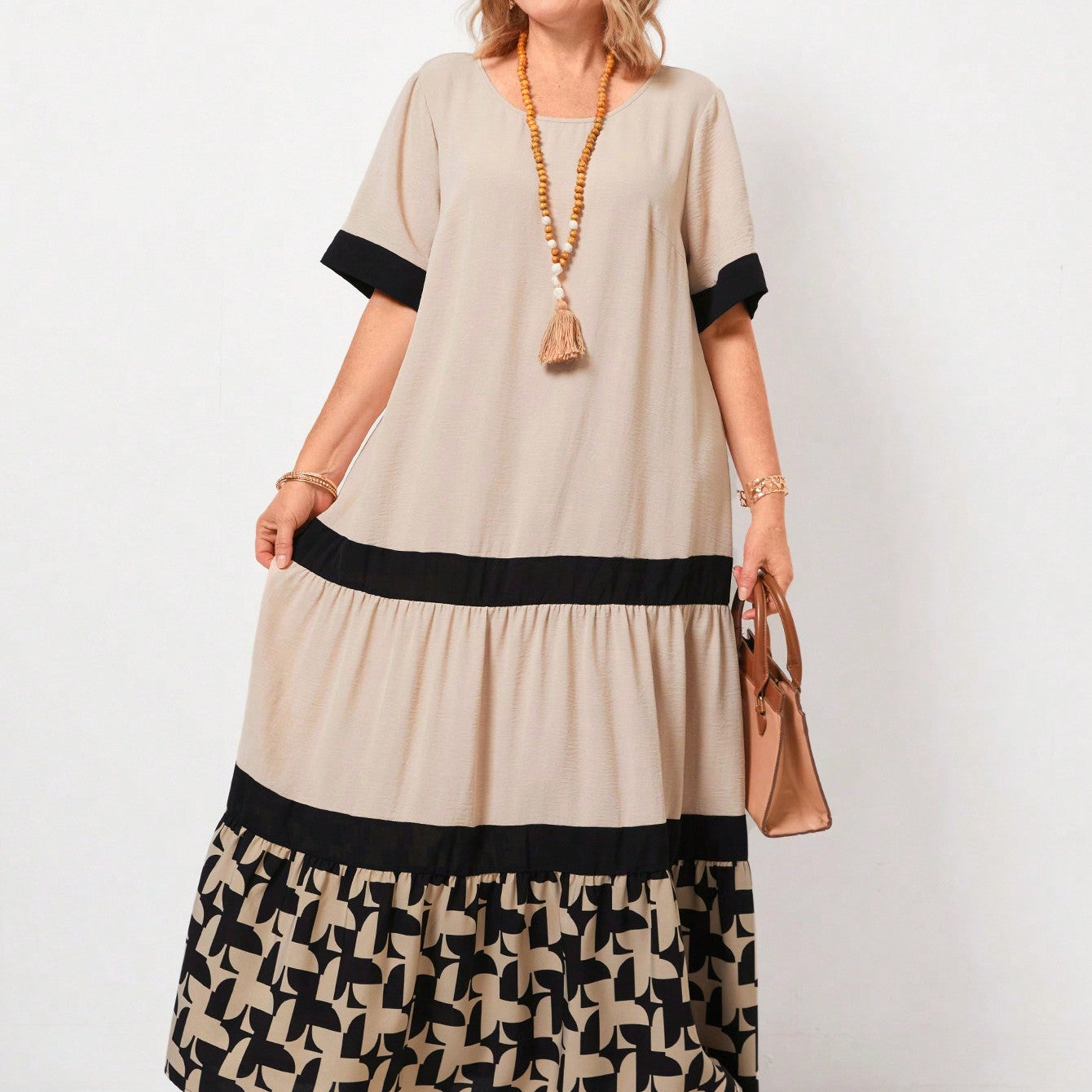 Vestido feminino elegante e moderno plus size Britanny