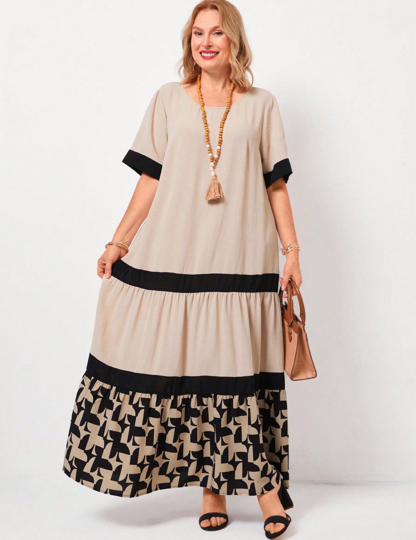 Vestido feminino elegante e moderno plus size Britanny