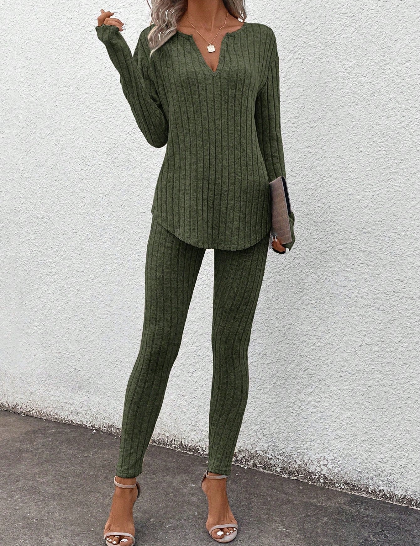 Conjunto Feminino canelado de calça e manga comprida  Beatriz.