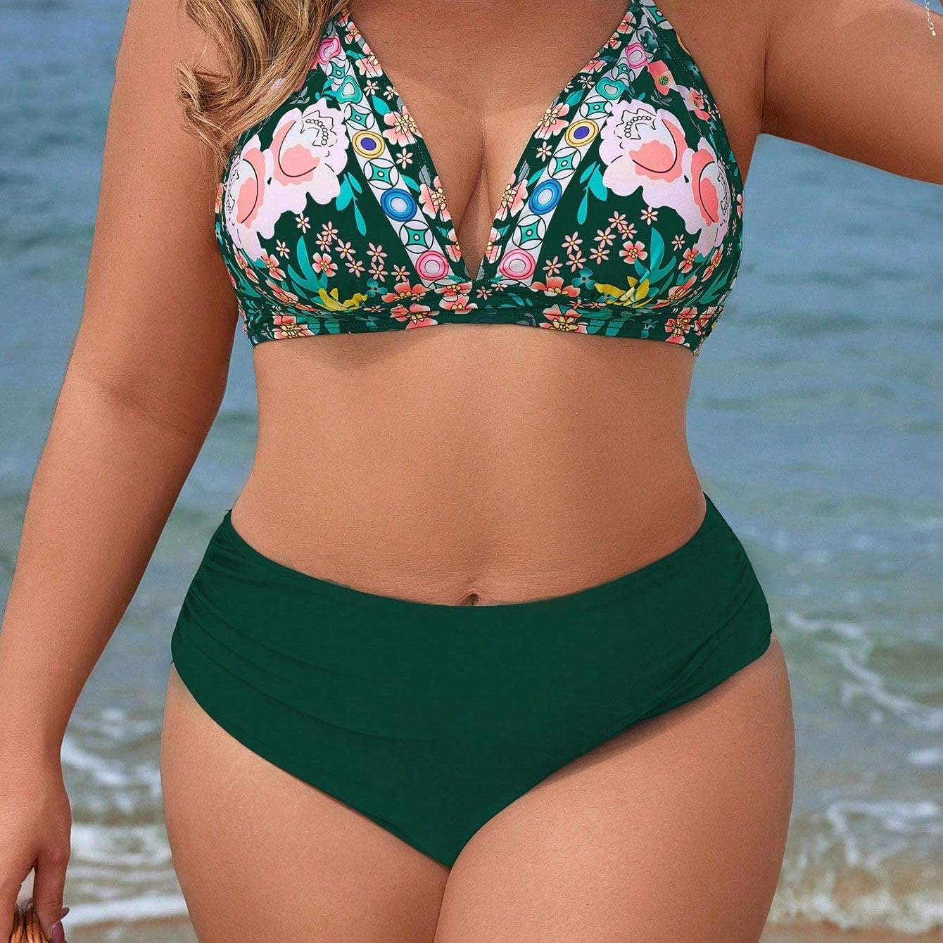 Biquini feminino cintura alta plus size Jazmin.