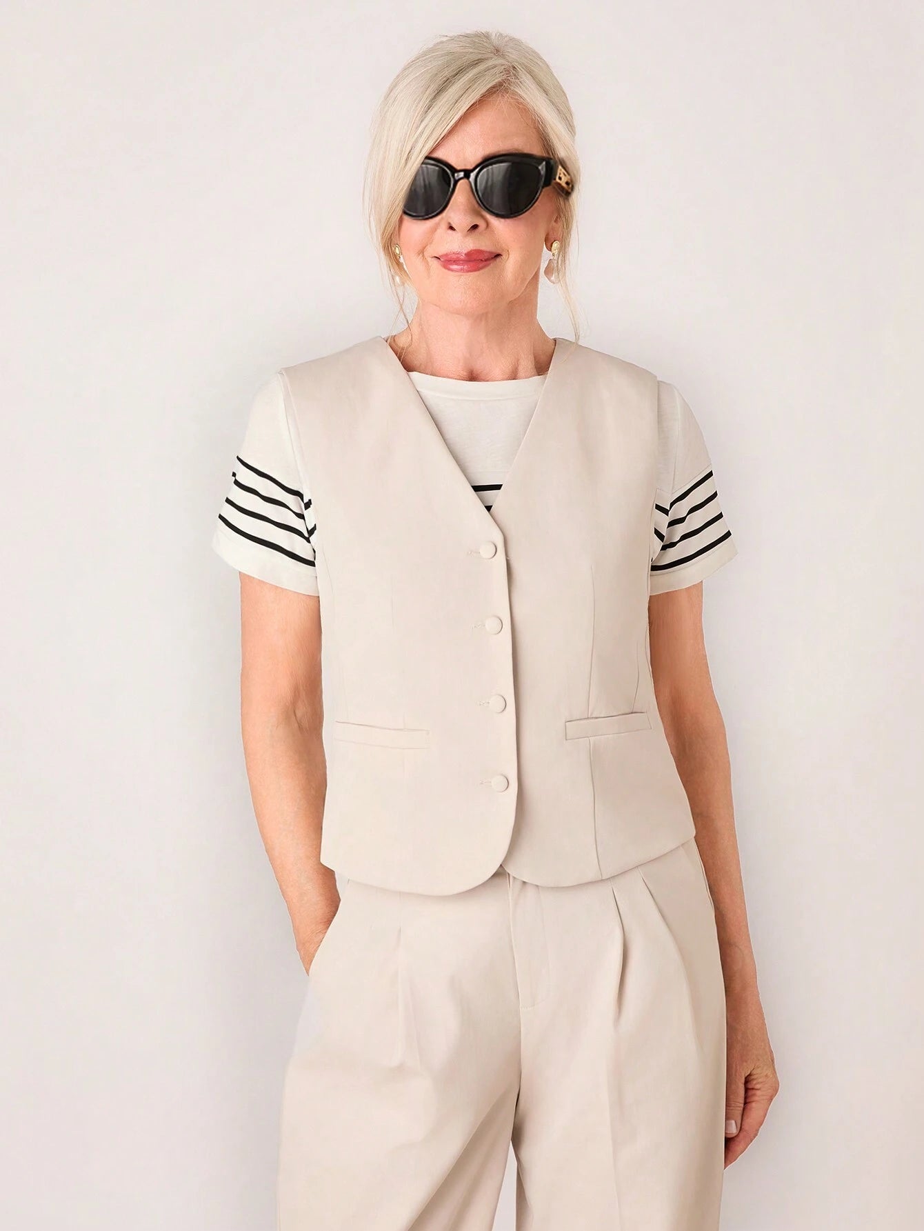 Blazer Feminino com Decote em V - Anaíz