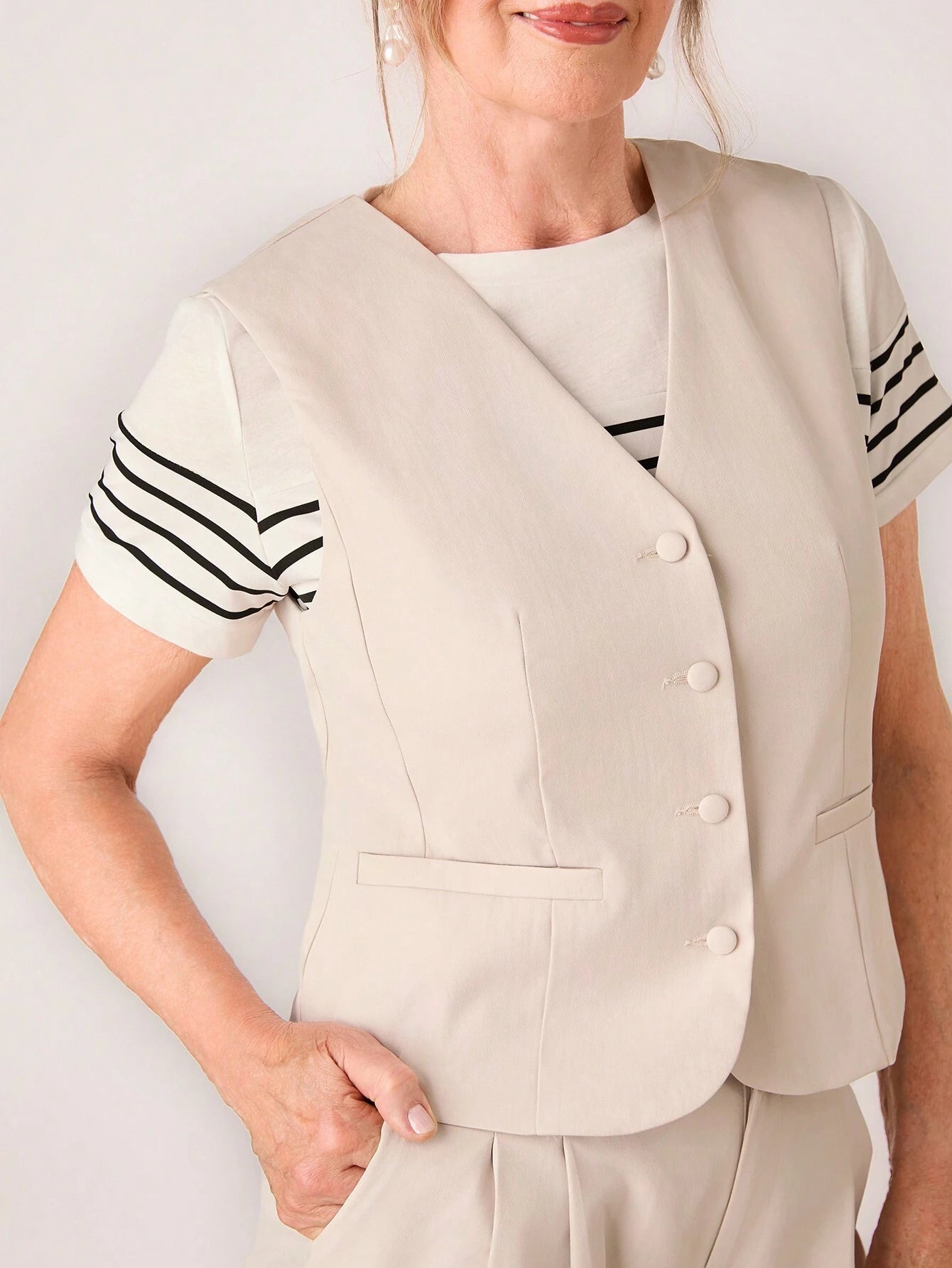 Blazer Feminino com Decote em V - Anaíz