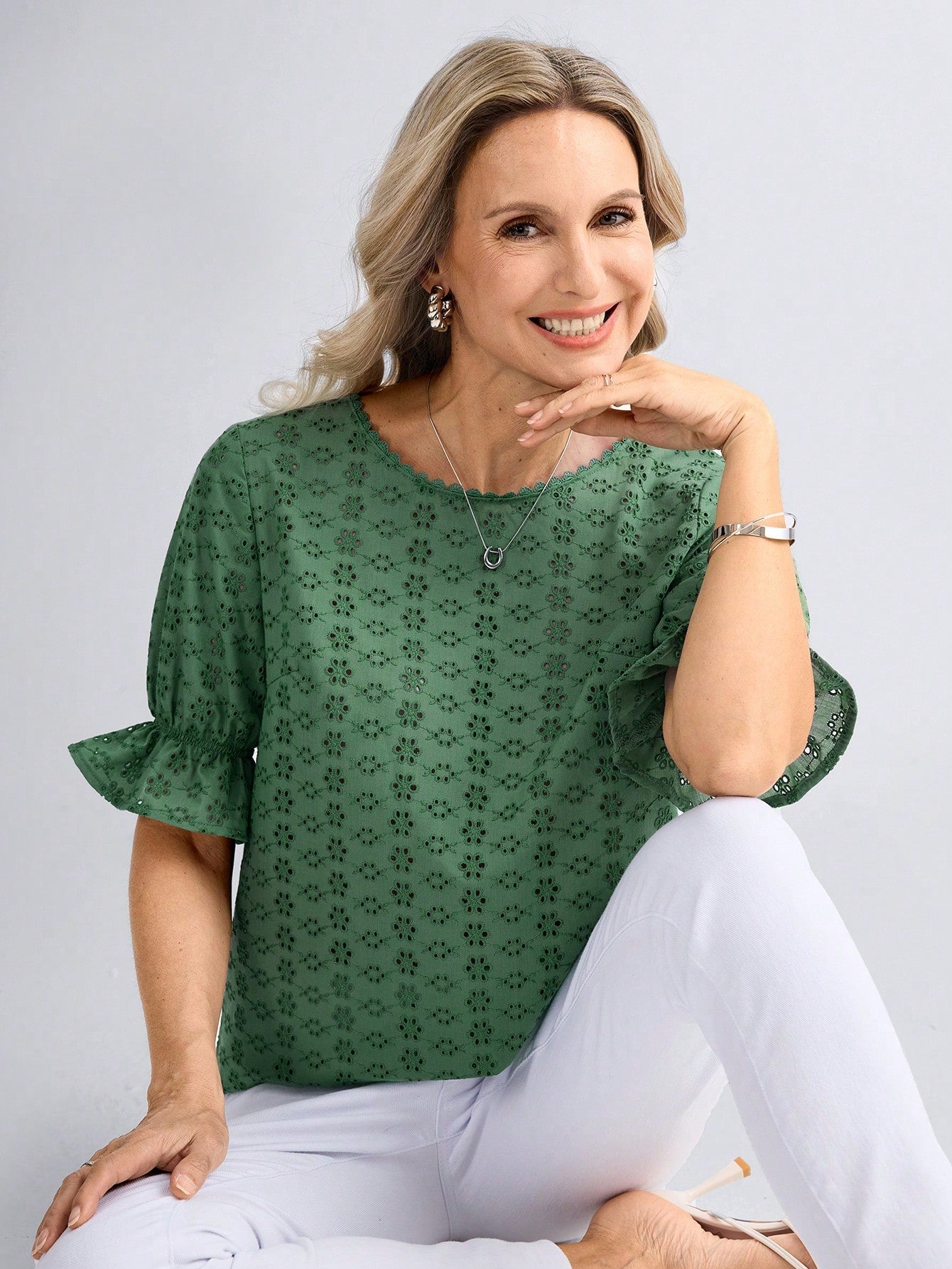 Blusa Feminina com Bordado Vazado - Giana