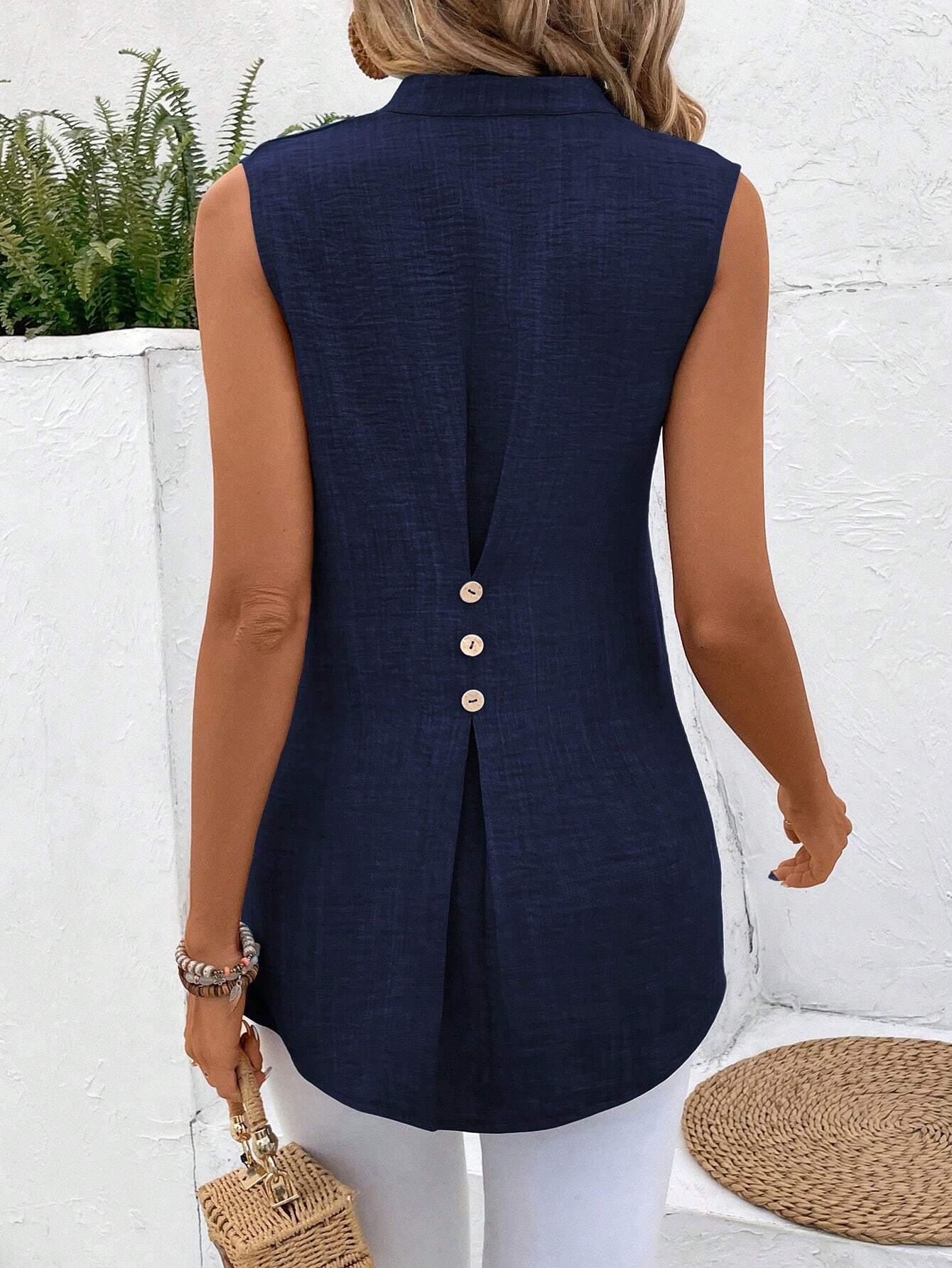 Blusa Feminina com Detalhe de Botões nas costa - Oriane