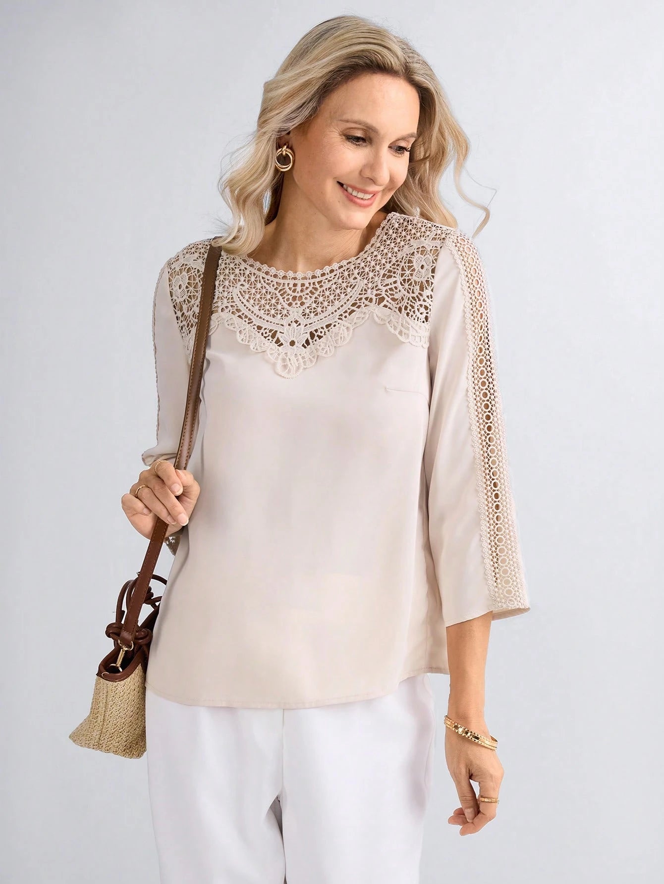 Blusa Feminina com Inserção Floral - Adriana