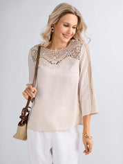 Blusa Feminina com Inserção Floral - Adriana