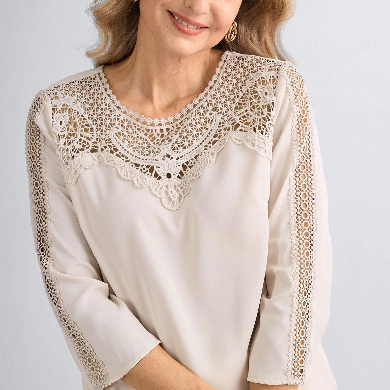 Blusa Feminina com Inserção Floral - Adriana