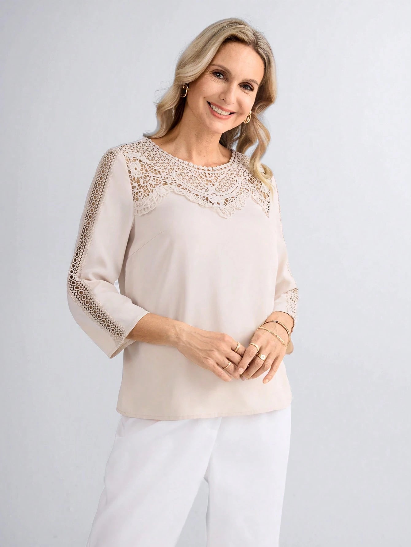 Blusa Feminina com Inserção Floral - Adriana