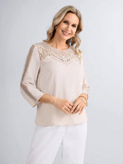 Blusa Feminina com Inserção Floral - Adriana