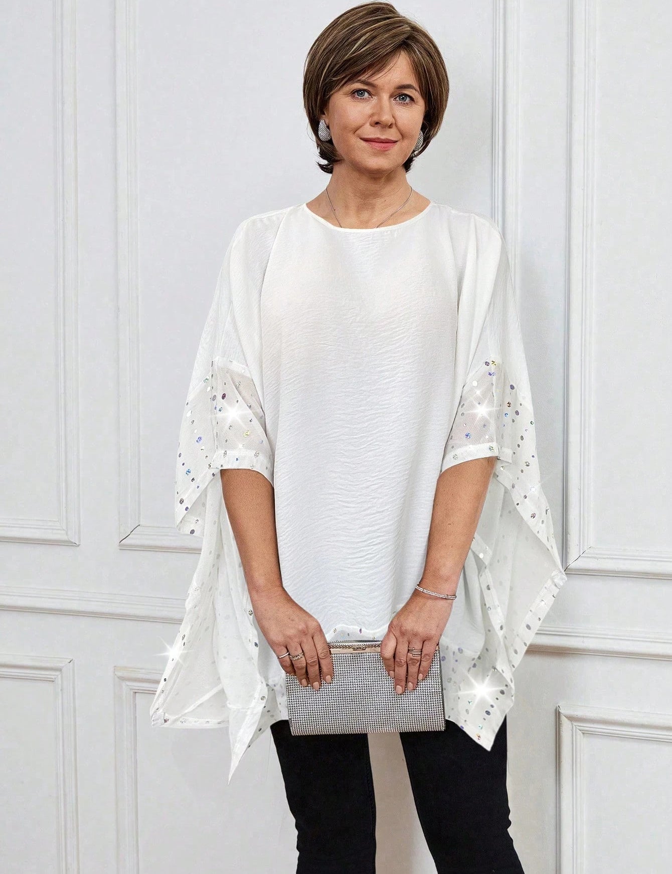 Blusa_feminina_com_detalhes_brilhantes_Hanny_1.webp