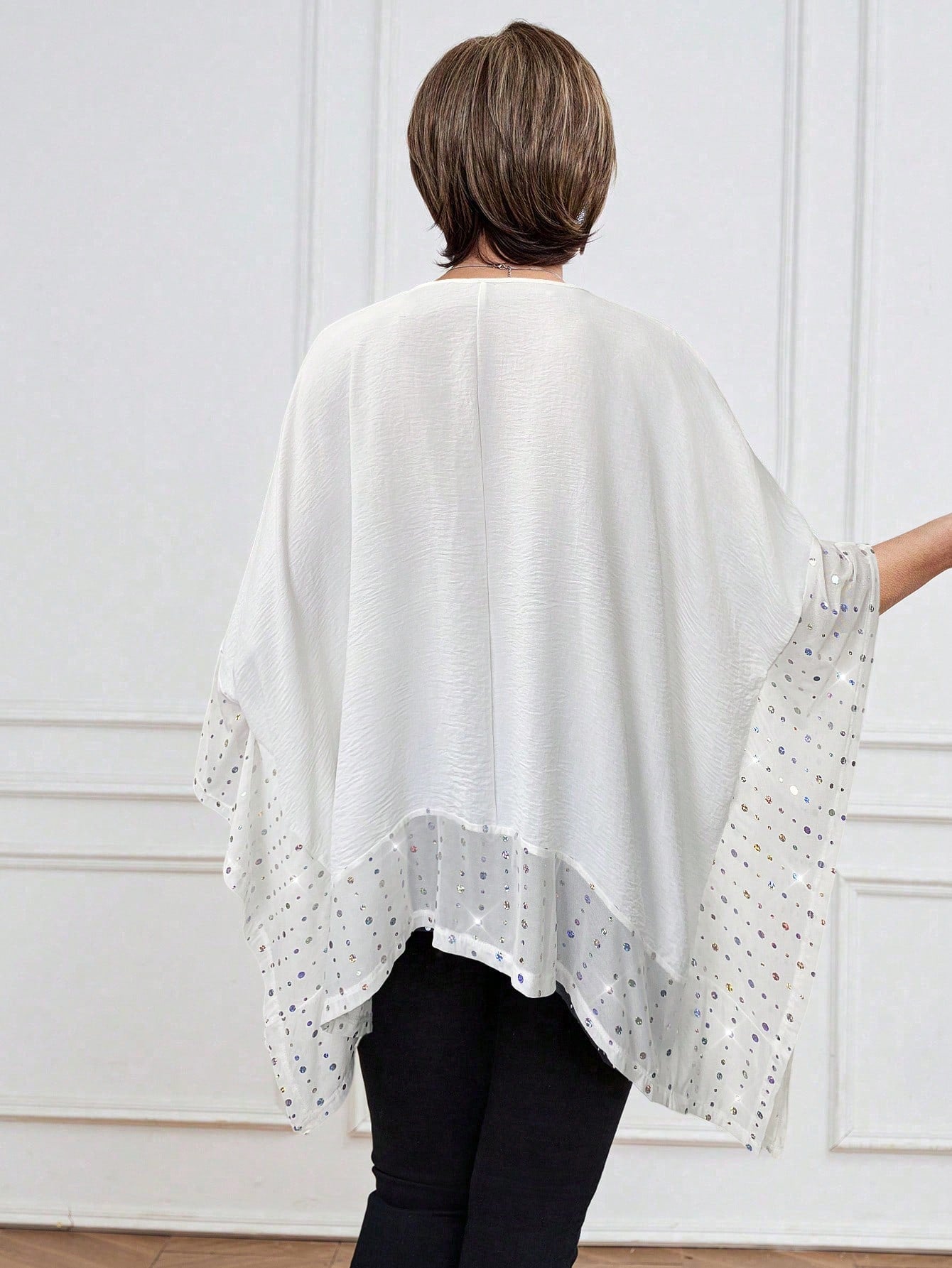 Blusa feminina com detalhes brilhantes Hanny