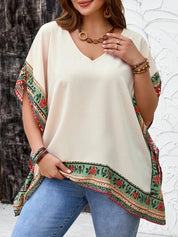 Blusa feminina com detalhes em renda plus size Sabrina