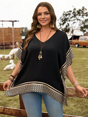 Blusa feminina com detalhes em renda plus size Sabrina
