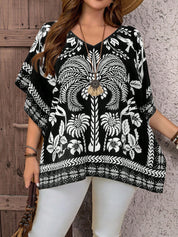 Blusa feminina com detalhes em renda plus size Sabrina