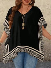 Blusa feminina com detalhes em renda plus size Sabrina