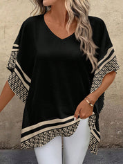 Blusa feminina com detalhes em renda plus size Sabrina