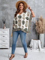 Blusa feminina com detalhes em renda plus size Sabrina