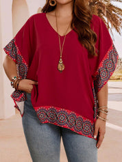 Blusa feminina com detalhes em renda plus size Sabrina