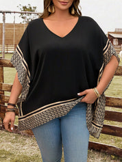 Blusa feminina com detalhes em renda plus size Sabrina