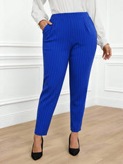 Calça Feminina com Bolso - Adélaïde. Plus Size