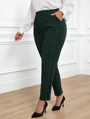 Calça Feminina com Bolso - Adélaïde. Plus Size