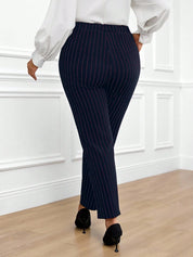 Calça Feminina com Bolso - Adélaïde. Plus Size