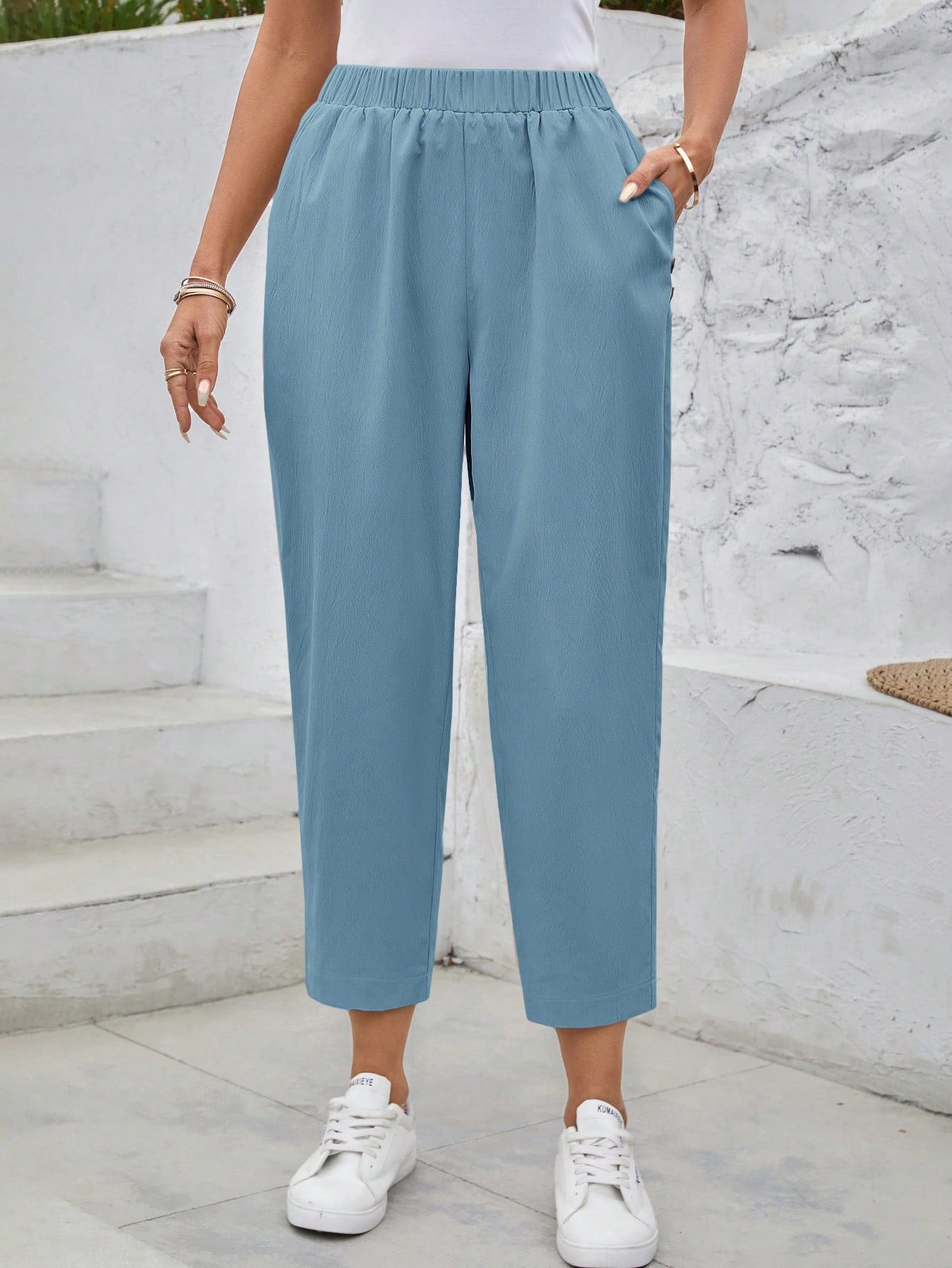 Calça Feminina  com Elástico na Cintura e Bolsos Mariza