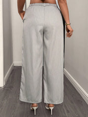 Calça feminina com falsos bolsos plus size Regina