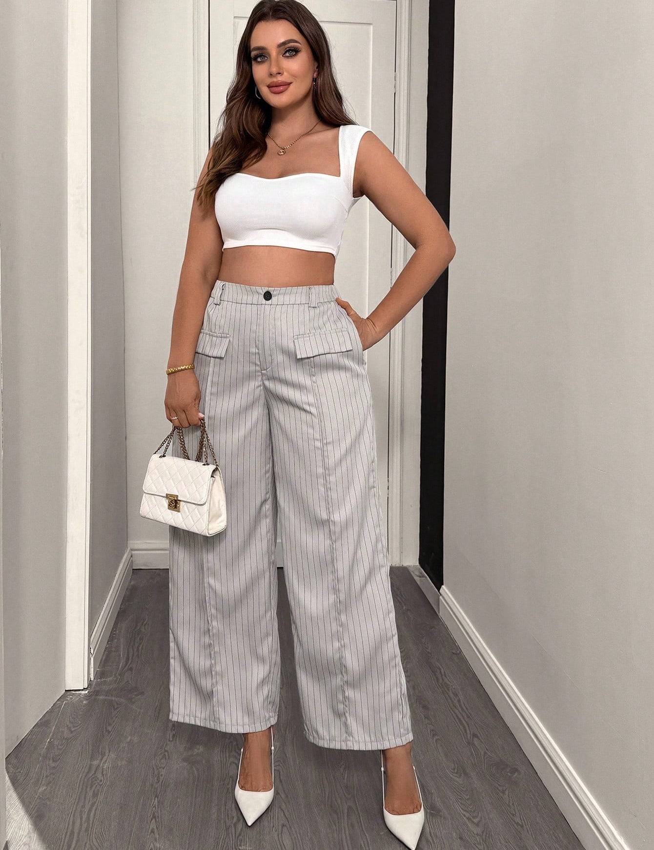 Calca_feminina_com_falsos_bolsos_plus_size_Regina_24.jpg