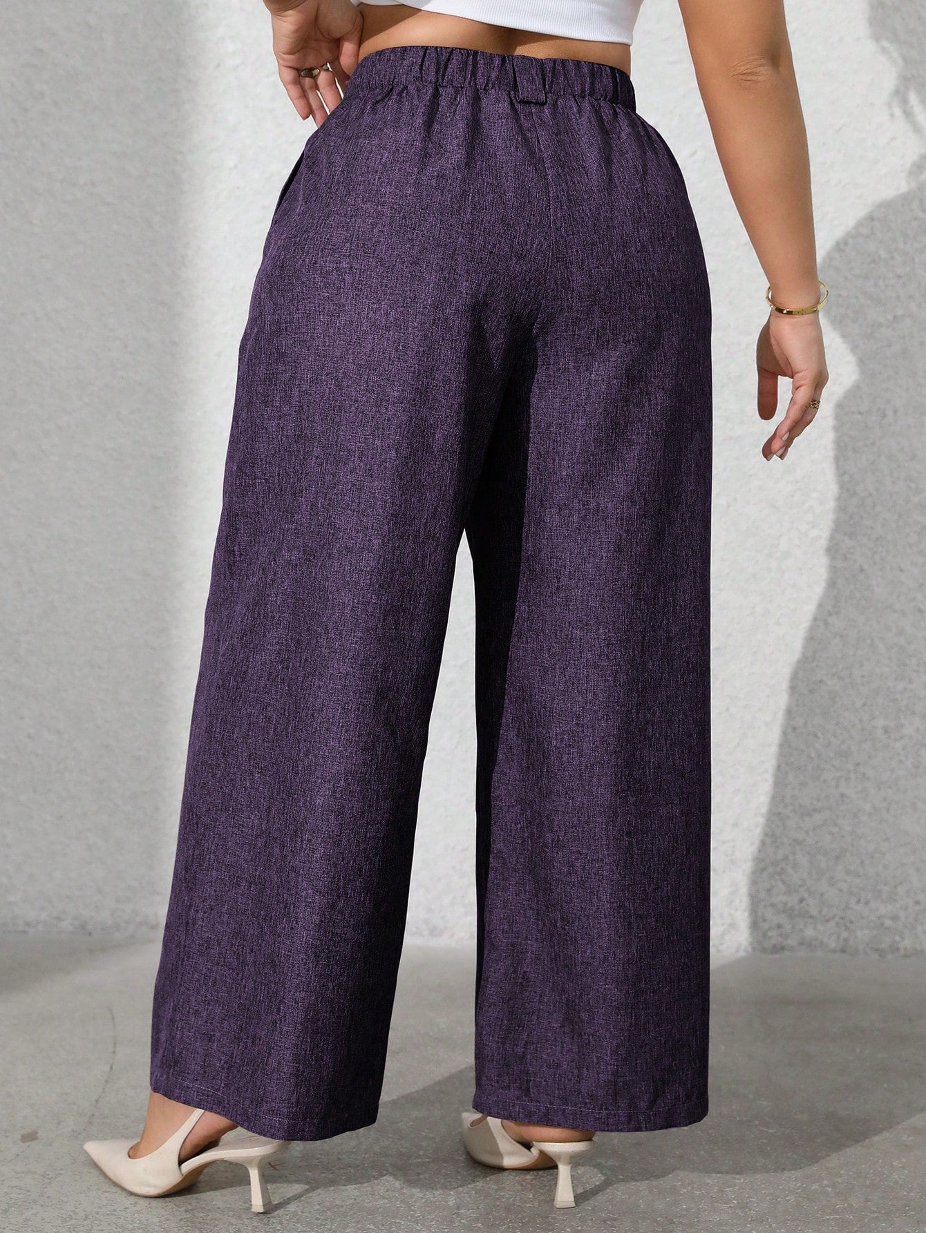 Calça feminina com falsos bolsos plus size Regina