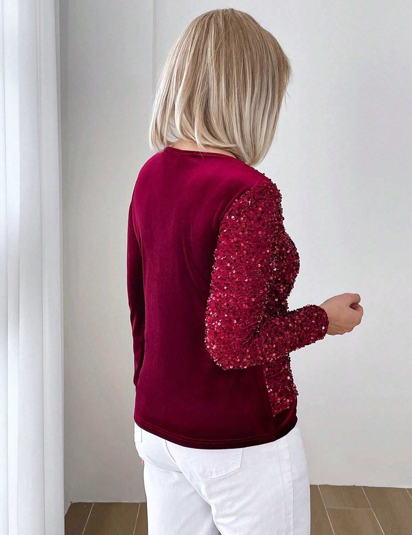 CamisaEleganteFemininacomDetalhedePaetes-Eli_2.jpg