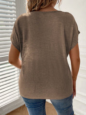 Camisa Feminina Detalhe Botão, Manga de Asa de Morcego - Elene. Plus Size