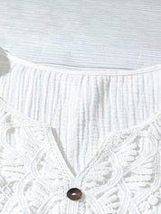 Camisa Feminina com Decote Vazado e Renda Contrastante - Noely. Plus size