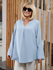 Camisa Feminina com Manga Enrolada. Plus Size - Lilian