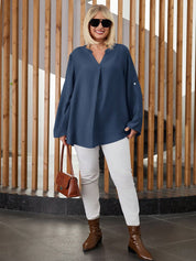 Camisa Feminina com Manga Enrolada. Plus Size - Lilian