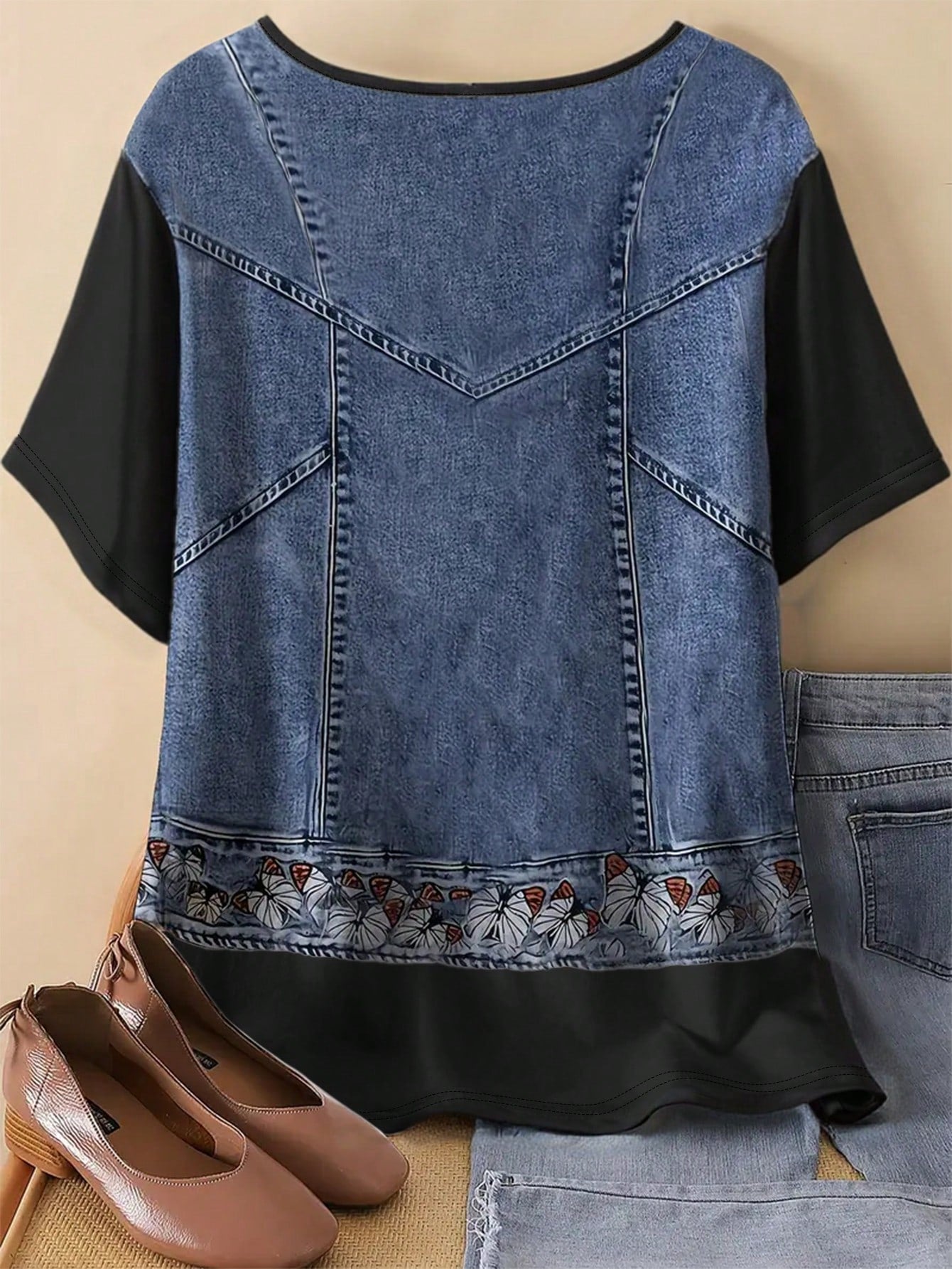 Camisa Feminina de manga curta com estampa gráfica - Alessia. Plus Size