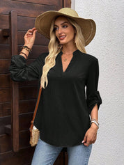 Camisa Solta Feminina com Gola V e Mangas Enroladas - Rosalie
