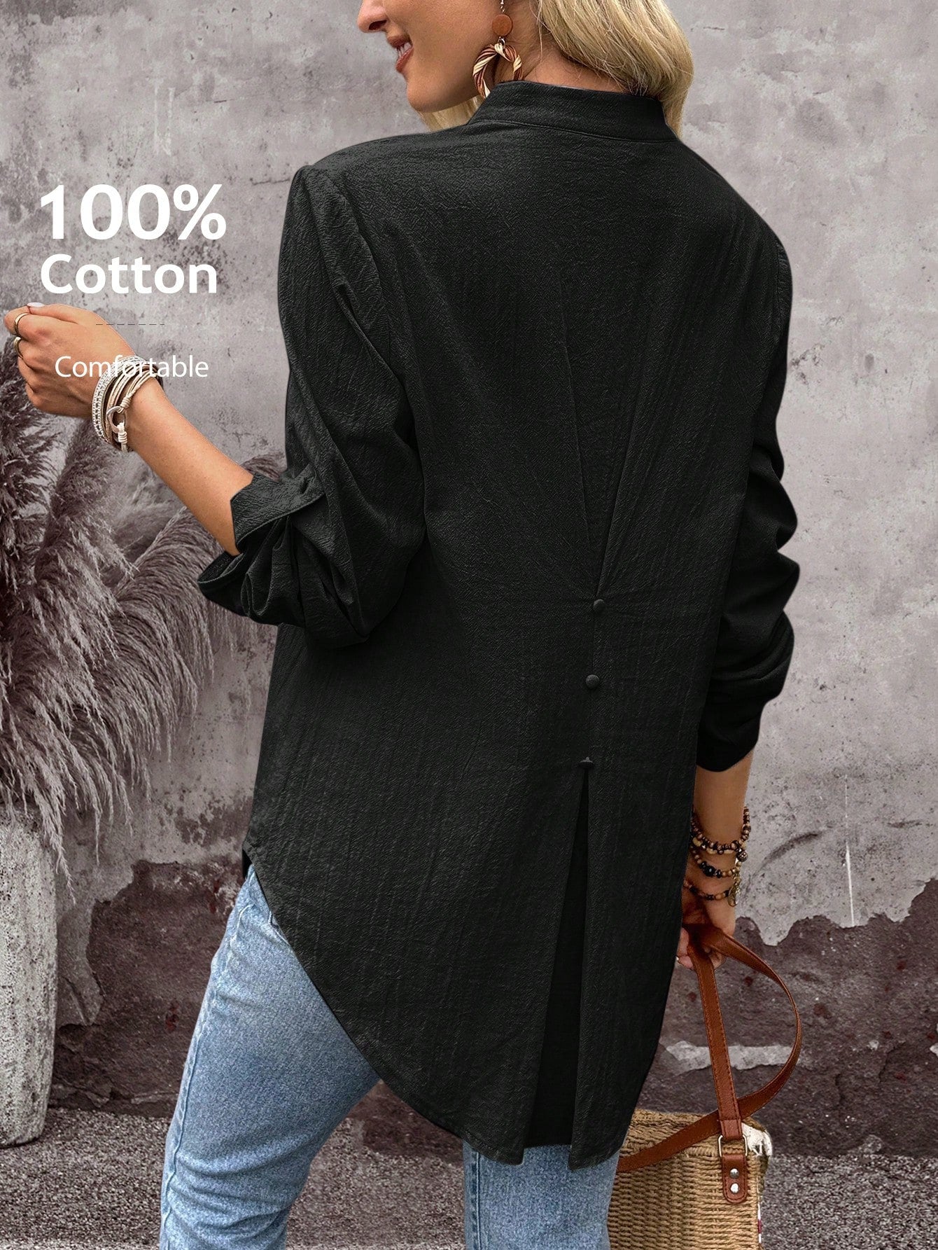 Camisa Solta Feminina com Gola V e Mangas Enroladas - Rosalie