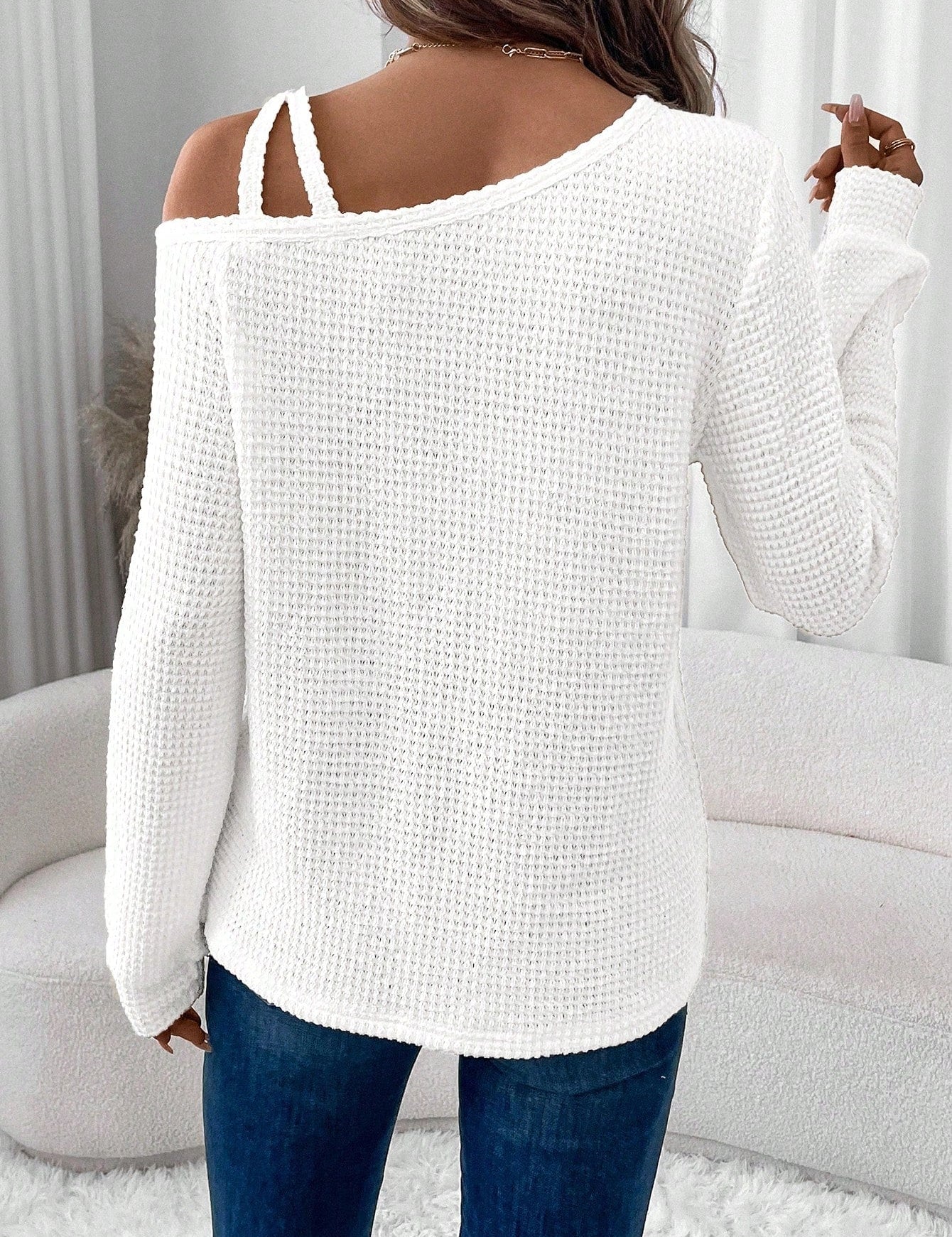 Camisa_feminina_manga_longa_Gola_Assimetrica_-_Estelle_3.jpg