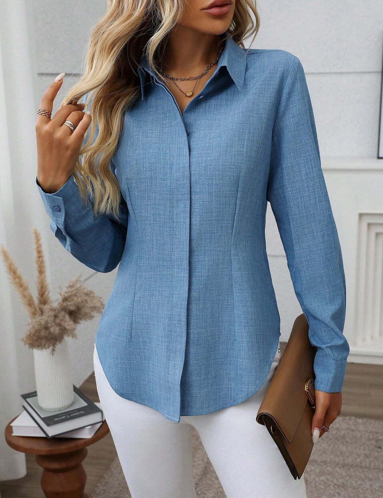 Camisa com Barra Curva e Botão Oculto, de Manga Longa - Noémie