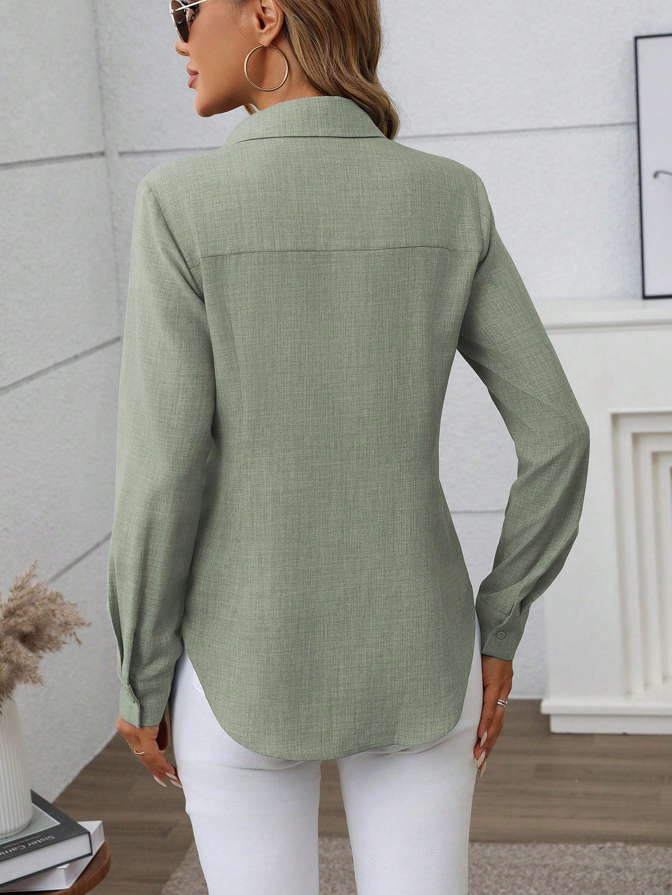 Camisa com Barra Curva e Botão Oculto, de Manga Longa - Noémie