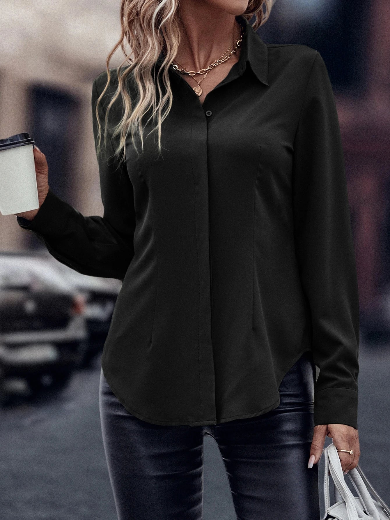 Camisa com Barra Curva e Botão Oculto, de Manga Longa - Noémie